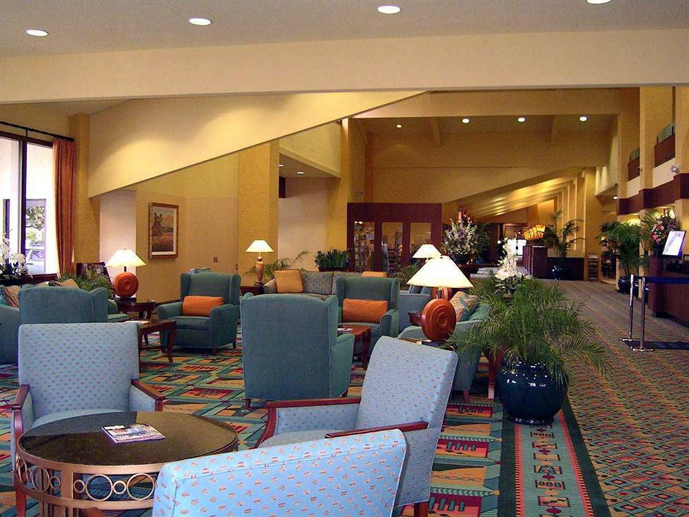 Doubletree By Hilton Bakersfield Hotel Interior photo
